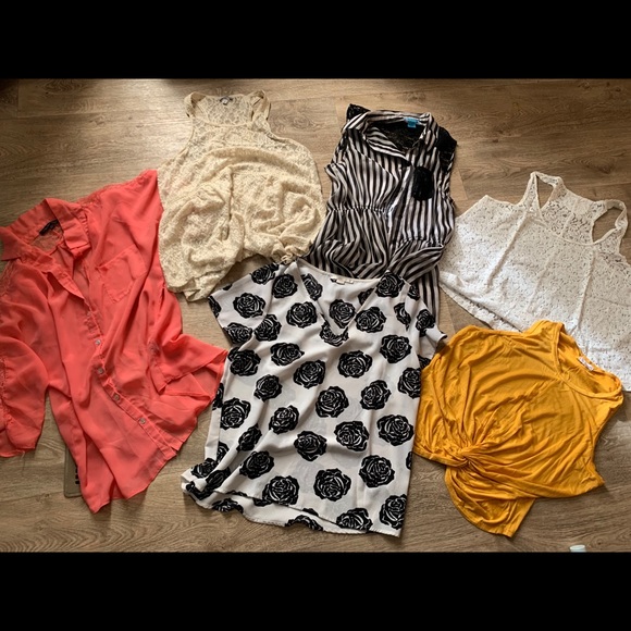 Women’s shirts - Picture 1 of 1